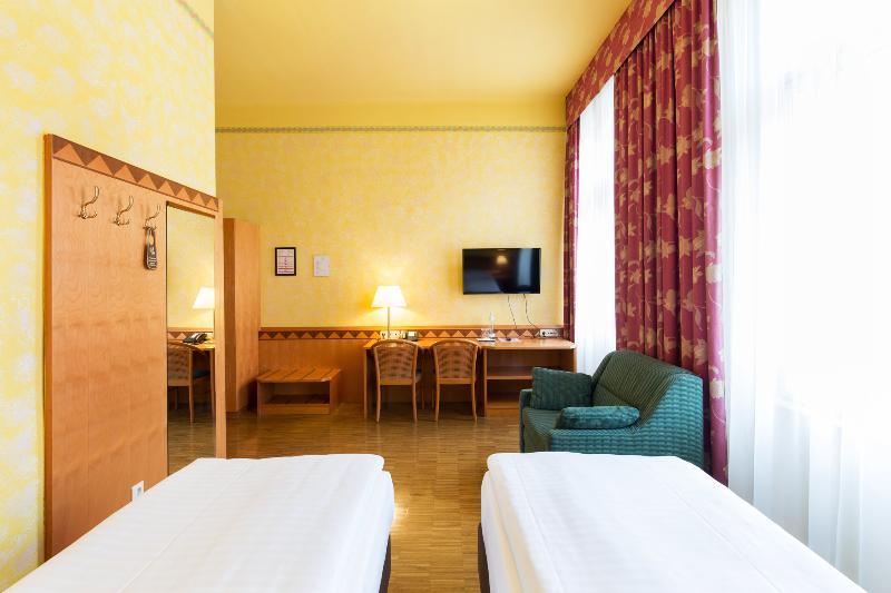 Post Hotel